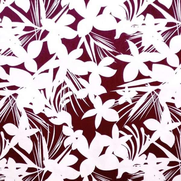 Silhouettes de fleurs sur fond brun
